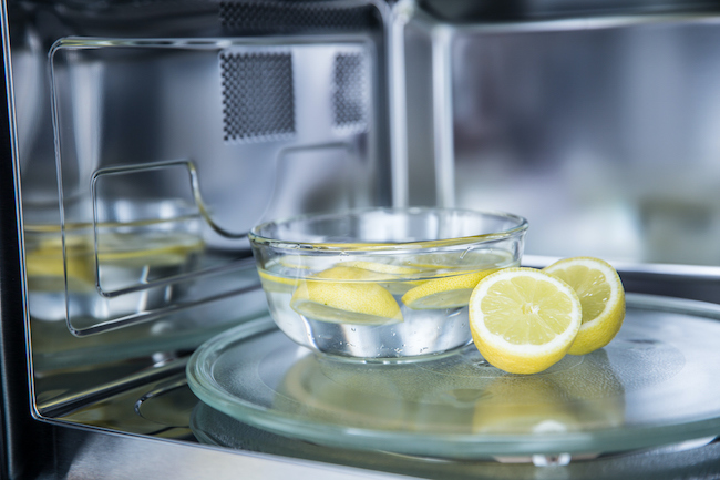 how to remove smells from microwave with lemon